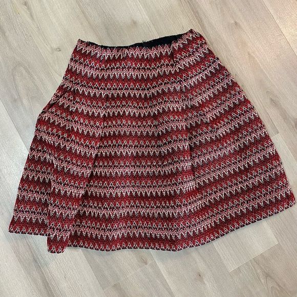 🔔 H&M SKIRT ($25 for 3 Items) - Picture 2 of 5